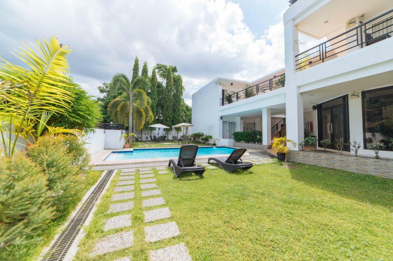 Reddoorz Premium @ Guadalupe Village Davao Exterior photo